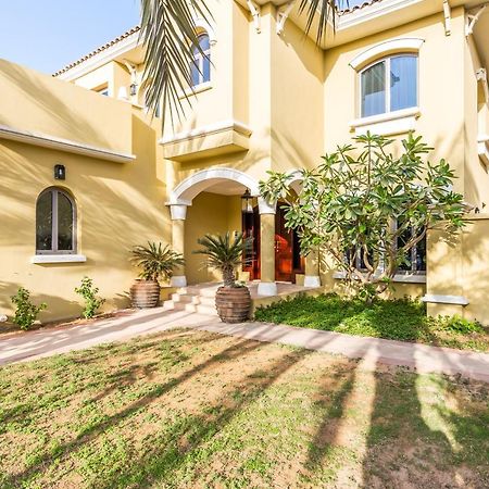 Chic 4Br Villa With Assistant Room And Private Pool On Palm Jumeirah By Deluxe Holiday Homes Dubái Exterior foto