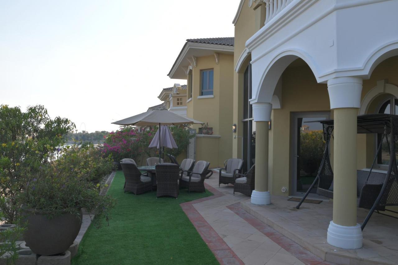 Chic 4Br Villa With Assistant Room And Private Pool On Palm Jumeirah By Deluxe Holiday Homes Dubái Exterior foto