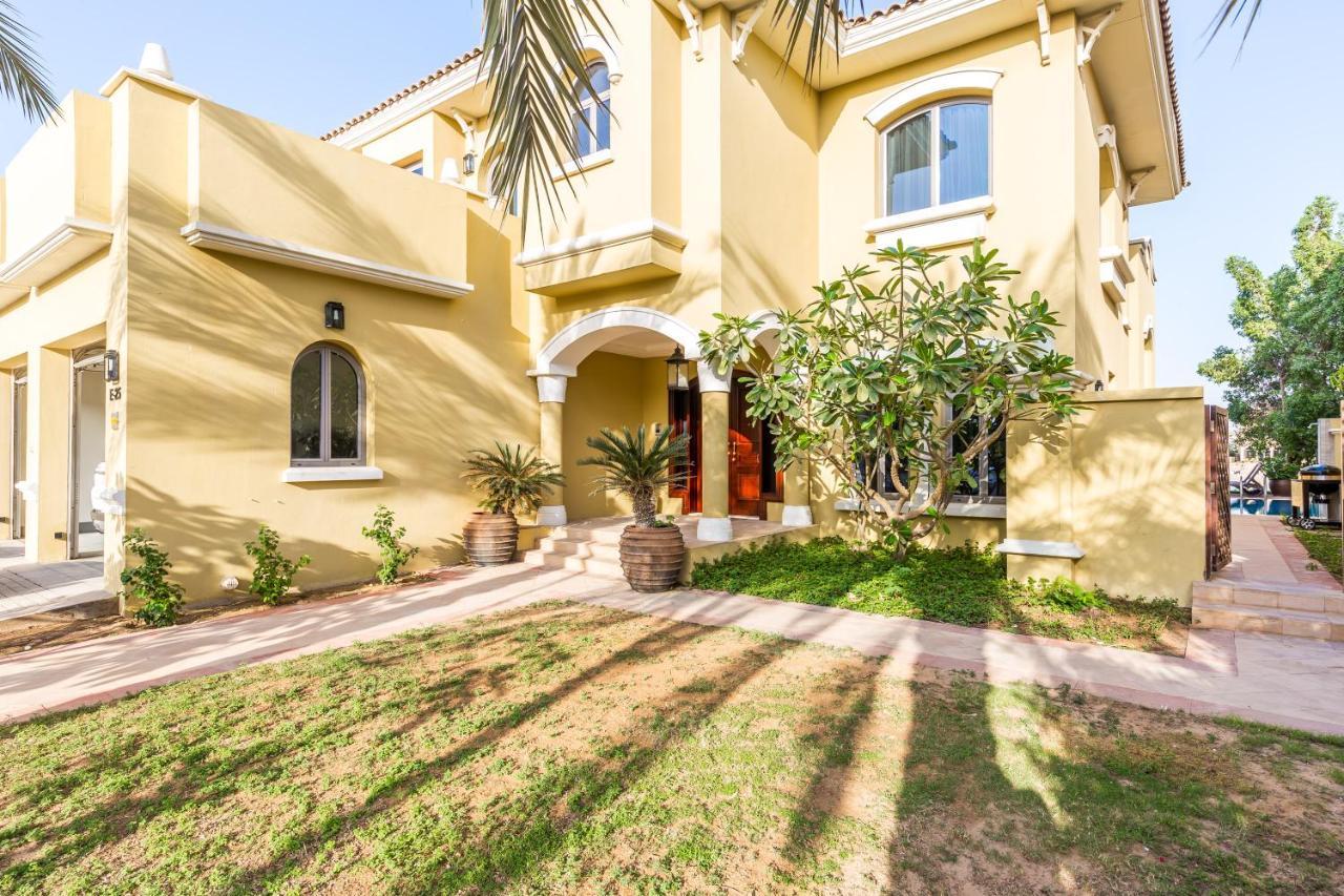 Chic 4Br Villa With Assistant Room And Private Pool On Palm Jumeirah By Deluxe Holiday Homes Dubái Exterior foto