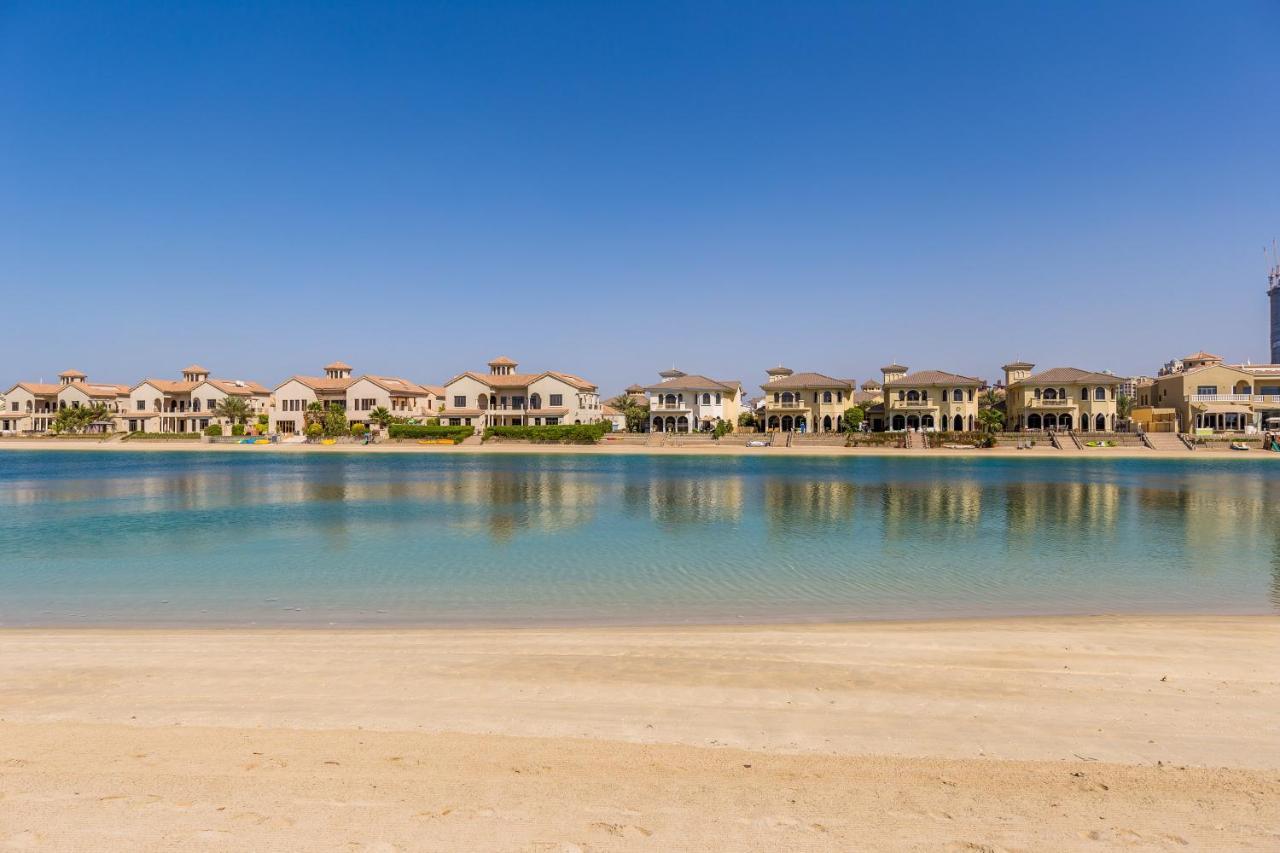 Chic 4Br Villa With Assistant Room And Private Pool On Palm Jumeirah By Deluxe Holiday Homes Dubái Exterior foto