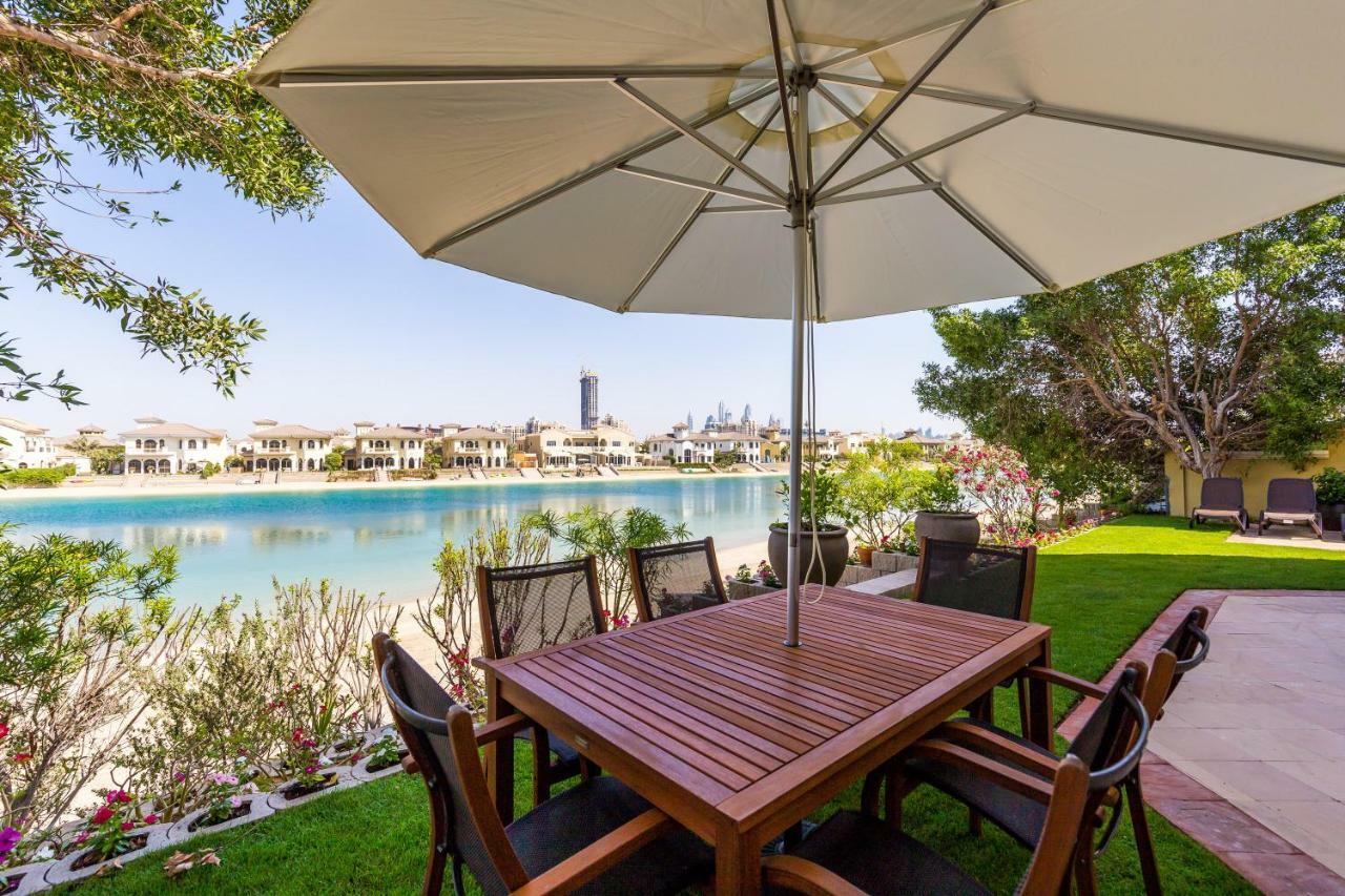 Chic 4Br Villa With Assistant Room And Private Pool On Palm Jumeirah By Deluxe Holiday Homes Dubái Exterior foto