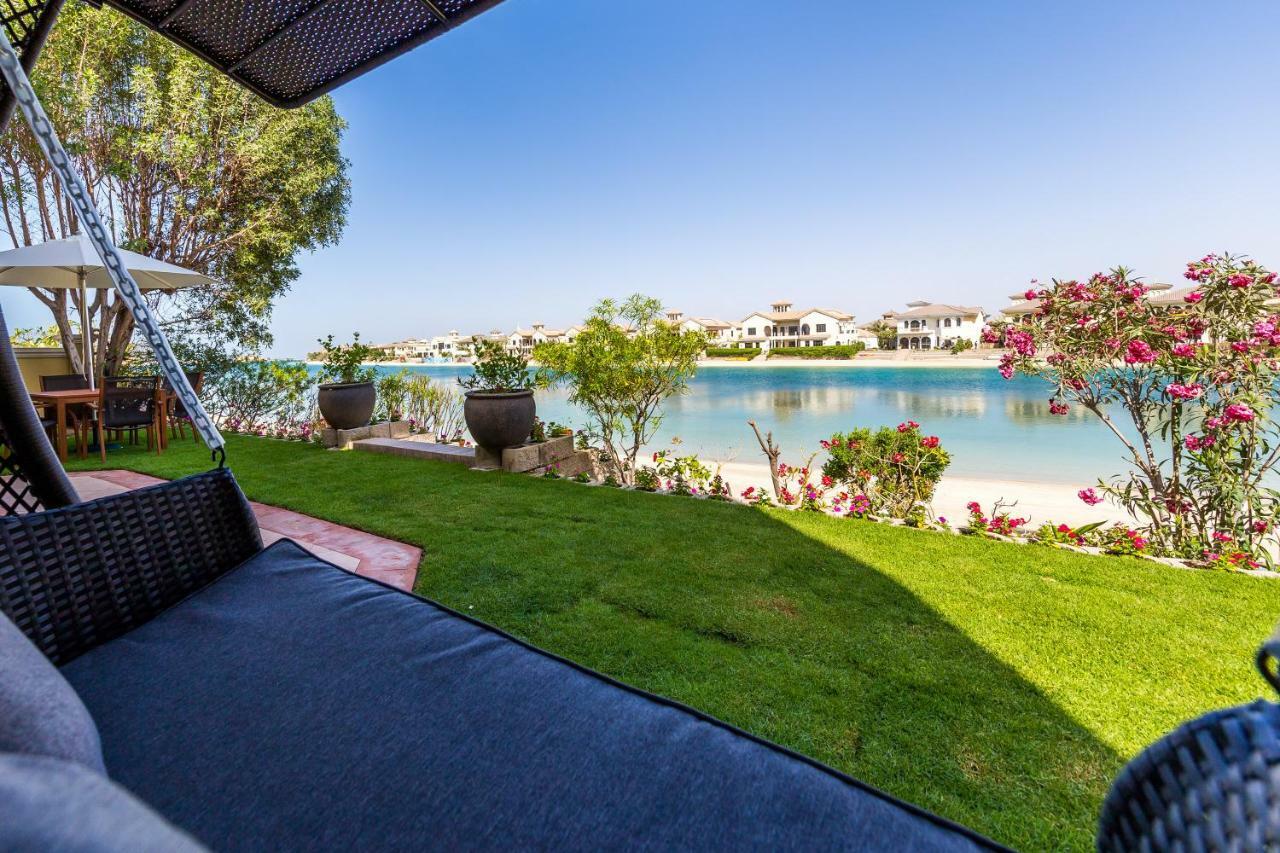 Chic 4Br Villa With Assistant Room And Private Pool On Palm Jumeirah By Deluxe Holiday Homes Dubái Exterior foto