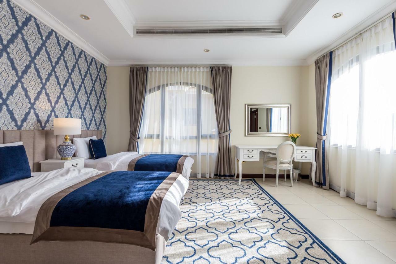 Chic 4Br Villa With Assistant Room And Private Pool On Palm Jumeirah By Deluxe Holiday Homes Dubái Exterior foto