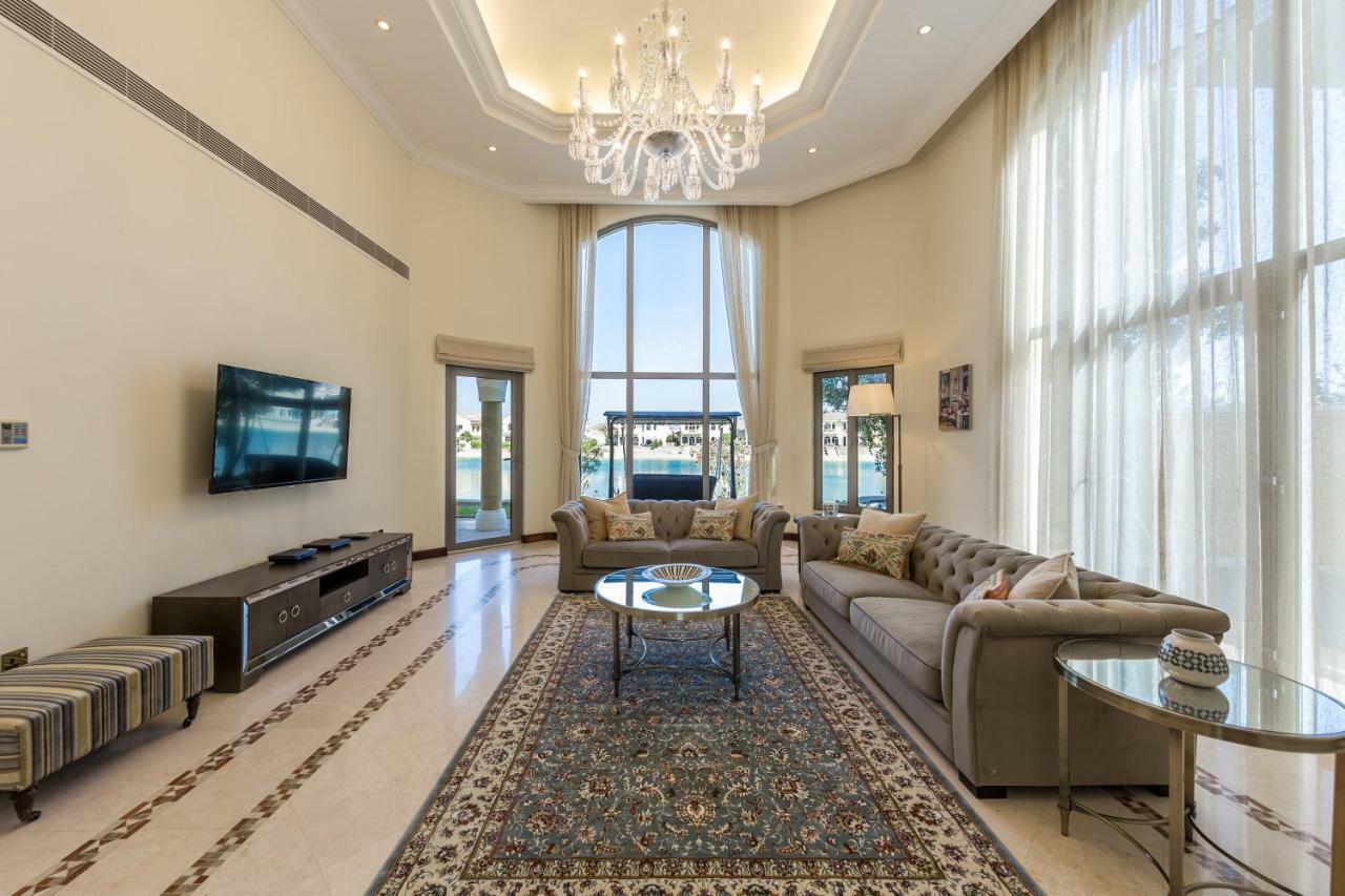 Chic 4Br Villa With Assistant Room And Private Pool On Palm Jumeirah By Deluxe Holiday Homes Dubái Exterior foto