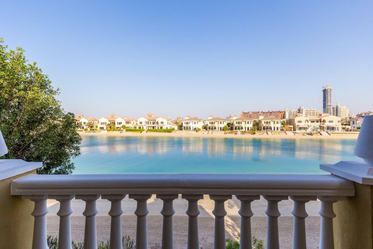 Chic 4Br Villa With Assistant Room And Private Pool On Palm Jumeirah By Deluxe Holiday Homes Dubái Exterior foto