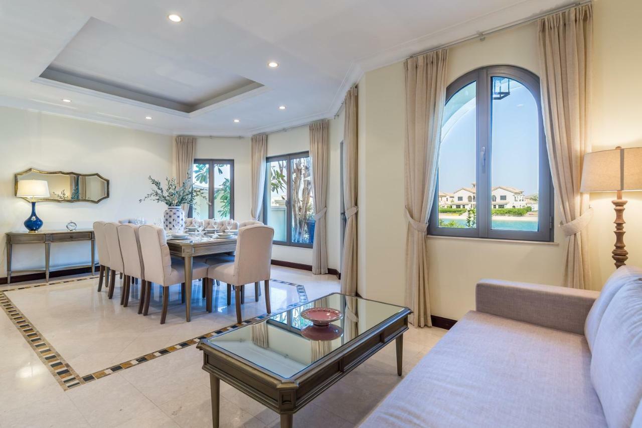 Chic 4Br Villa With Assistant Room And Private Pool On Palm Jumeirah By Deluxe Holiday Homes Dubái Exterior foto
